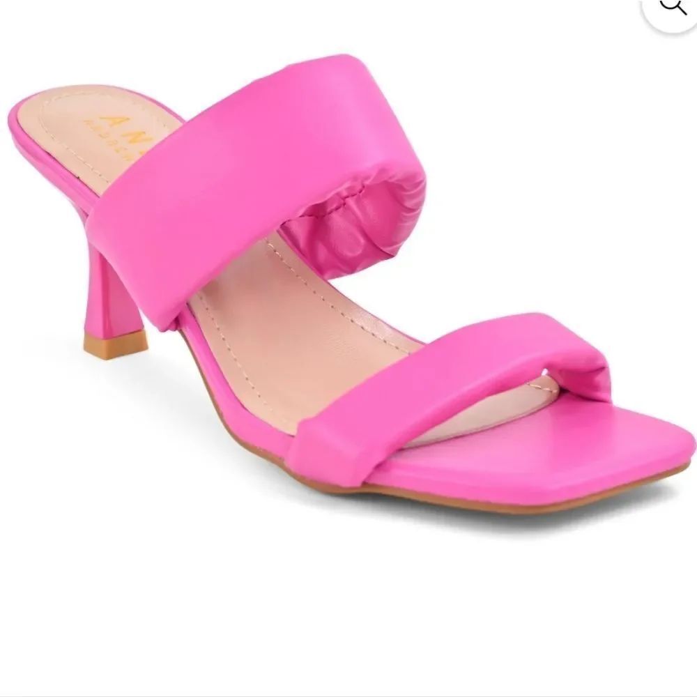 BRAND NEW ANDREW BY ANDREW STEVEN'S WOMEN'S CORA SANDALS